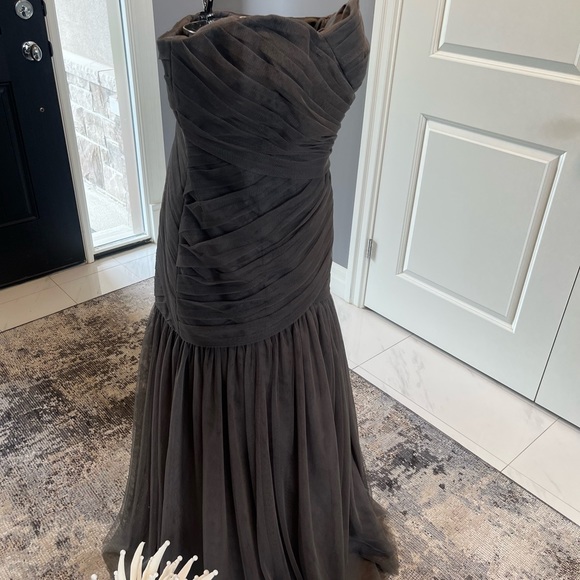 White by Vera Wang Dresses & Skirts - Stunning Vera wang white mother of the bride formal length gown size 10 gray